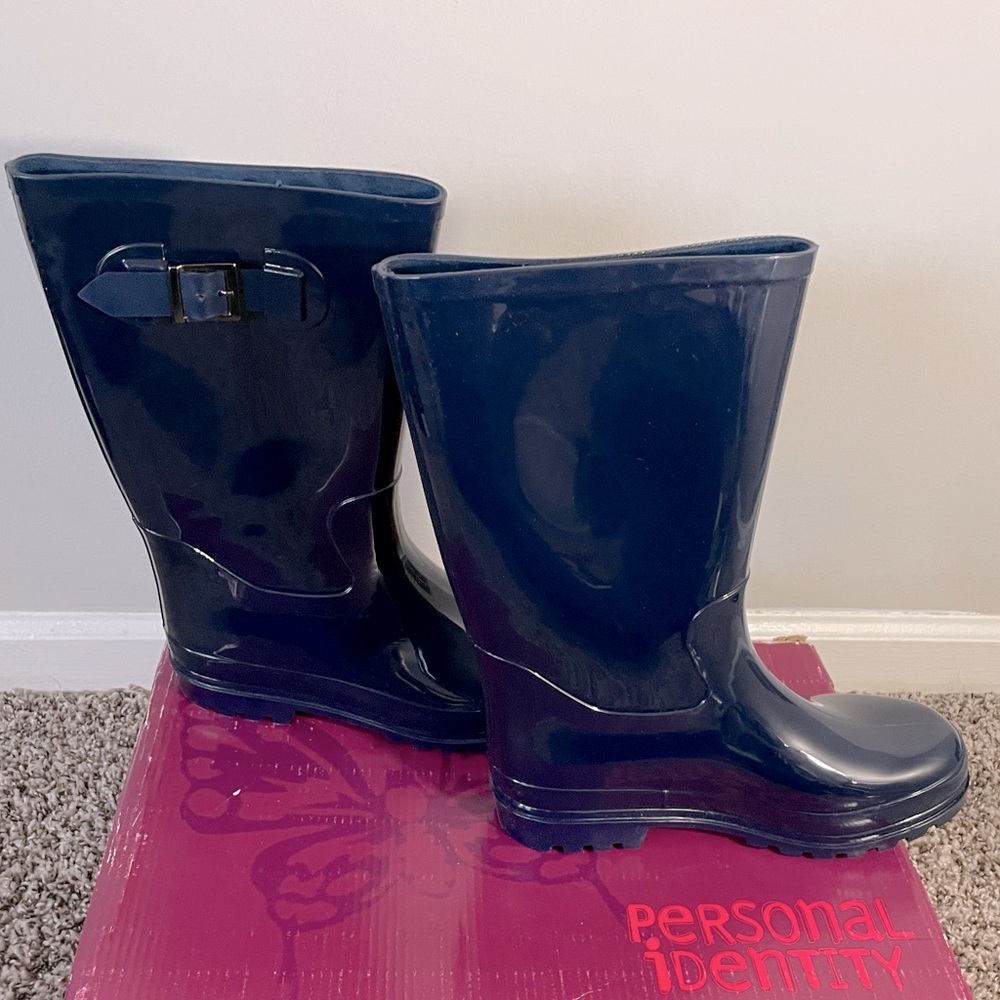 New Navy Blue Rainboots Size 8